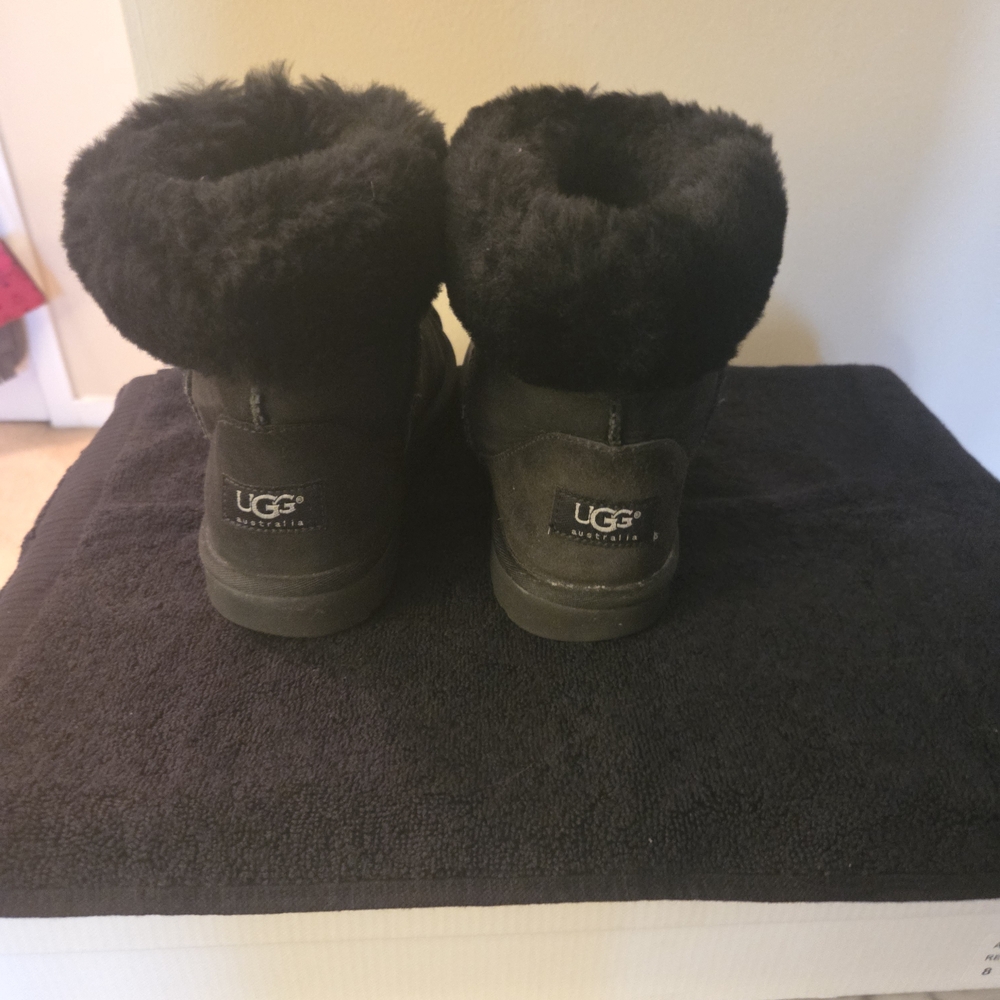 Women's Black Ankle Boots with Fur Lining - Picture 4 of 6